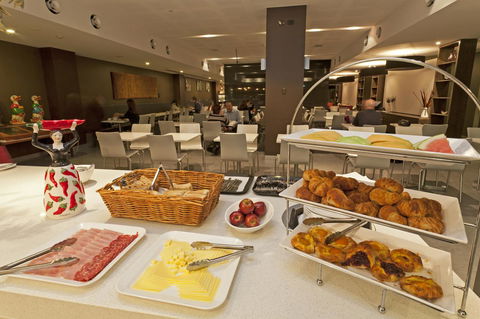 Causeway 353 Hotel - E Caravan Parks 16