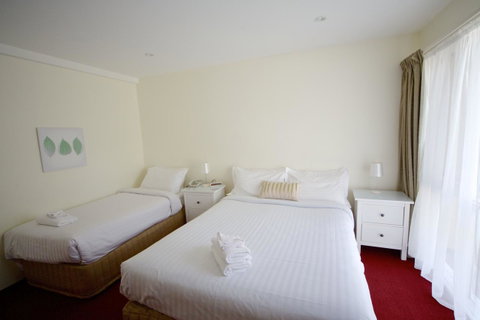 Sanctuary House Resort Motel - E Caravan Parks 22