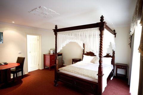 Sanctuary House Resort Motel - E Caravan Parks 4