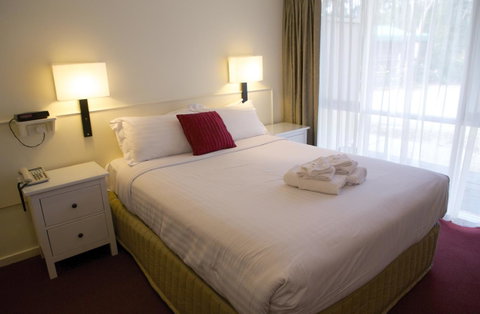 Sanctuary House Resort Motel - E Caravan Parks 9