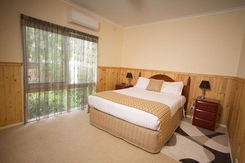 Sanctuary House Resort Motel - E Caravan Parks 13