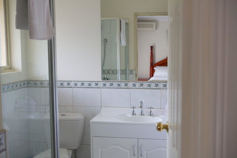 Sanctuary House Resort Motel - E Caravan Parks 11