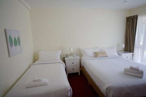 Sanctuary House Resort Motel - E Caravan Parks 18