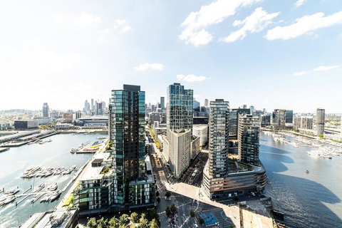 Melbourne Private Apartments - Collins Wharf Waterfront, Docklands - E Caravan Parks 1
