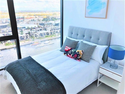 Melbourne Private Apartments - Collins Wharf Waterfront, Docklands - E Caravan Parks 16