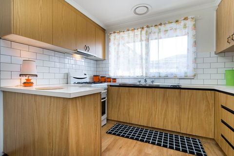 Uptown Frankston - E Caravan Parks 10