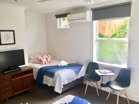 Athelstane House - E Caravan Parks 7