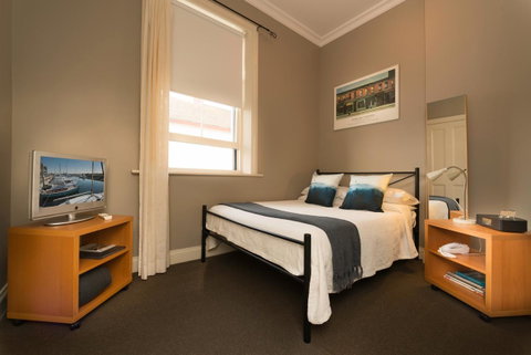 Athelstane House - E Caravan Parks 17