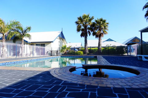 Torquay Tropicana Motel - E Caravan Parks 12