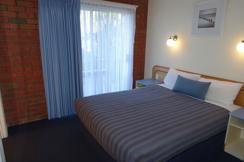 Torquay Tropicana Motel - E Caravan Parks 19