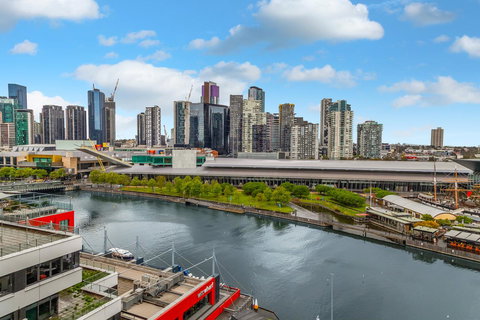 Signature Waterfront Apartments - E Caravan Parks 21