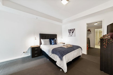 Signature Waterfront Apartments - E Caravan Parks 31