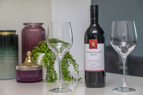 Signature Waterfront Apartments - E Caravan Parks 27