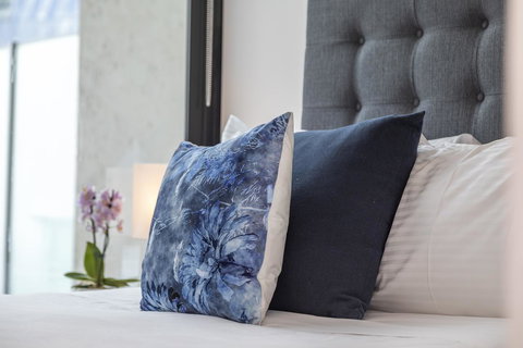 Signature Waterfront Apartments - E Caravan Parks 25