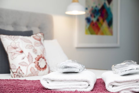 Signature Waterfront Apartments - E Caravan Parks 6