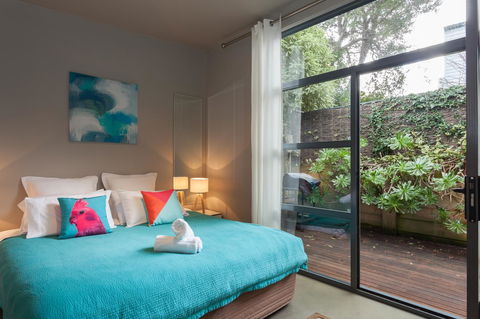 The Love Shack - Romantic Bungalow - E Caravan Parks 8