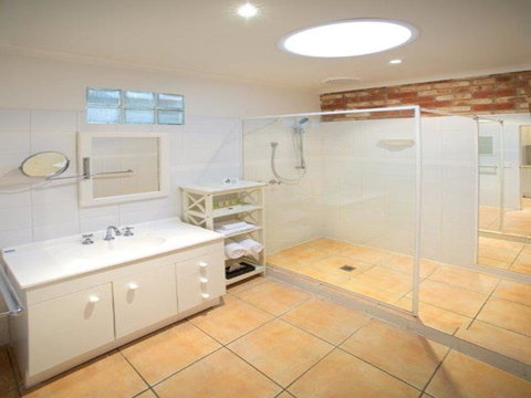 Sorrento Beach Motel - E Caravan Parks 19