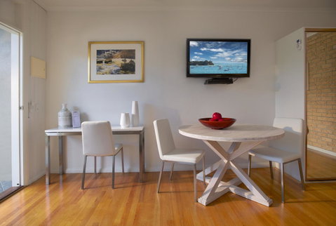 Sorrento Beach Motel - E Caravan Parks 14