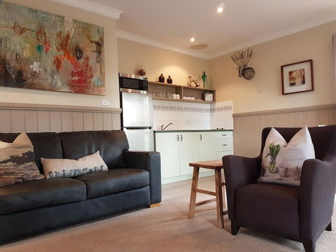 Tangenong Cottages - E Caravan Parks 13