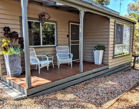 Tangenong Cottages - E Caravan Parks 2