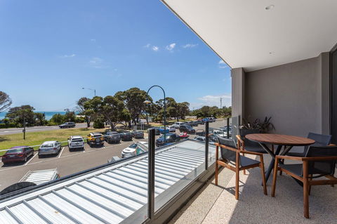 Blairgowrie Apartment 1 - On The Beach - E Caravan Parks 9