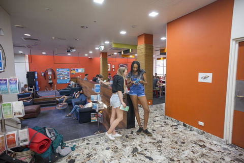 Melbourne Metro YHA - E Caravan Parks 17