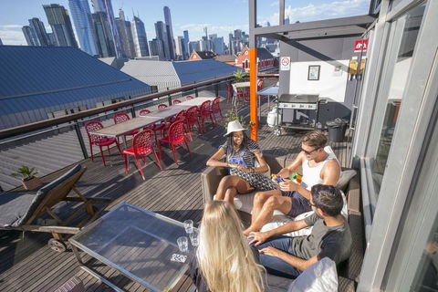 Melbourne Metro YHA - E Caravan Parks 10