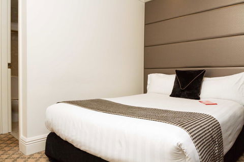 Stamford Plaza Melbourne - E Caravan Parks 12