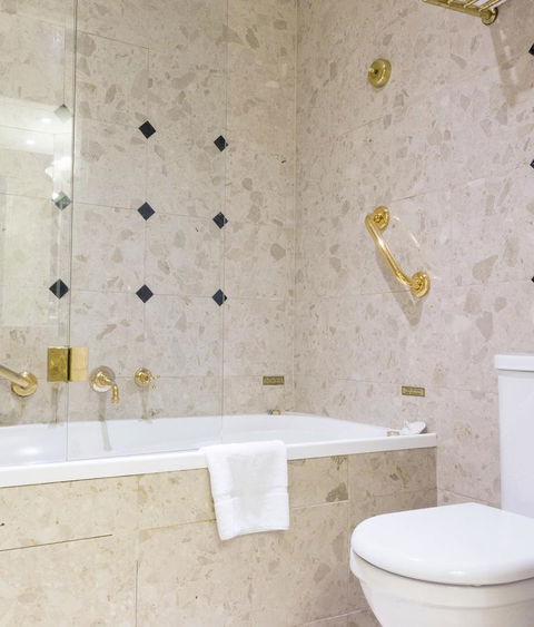 Stamford Plaza Melbourne - E Caravan Parks 35