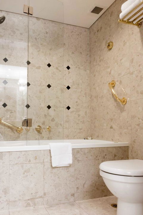 Stamford Plaza Melbourne - E Caravan Parks 10