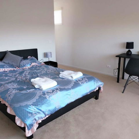 Melbourne Guest House - E Caravan Parks 23