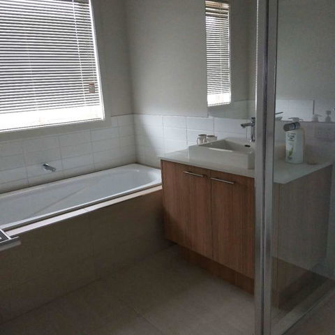 Melbourne Guest House - E Caravan Parks 36