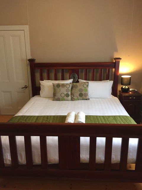 Little River Bed And Breakfast - E Caravan Parks 24