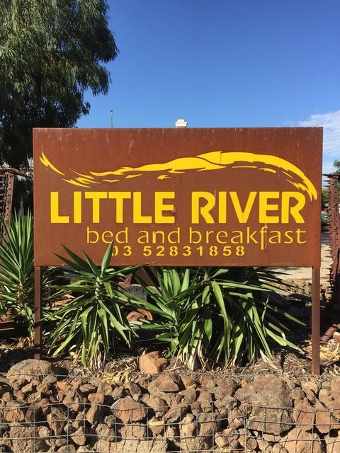 Little River Bed And Breakfast - E Caravan Parks 2