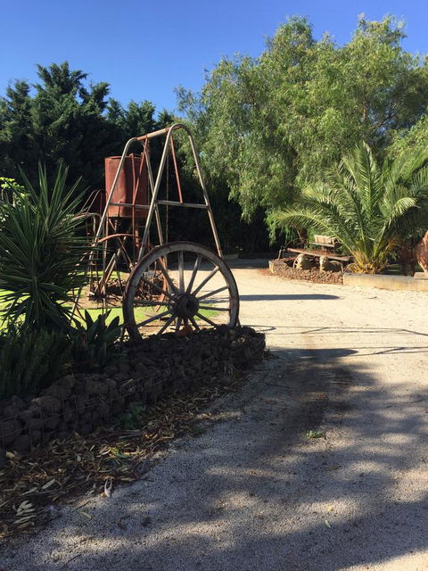 Little River Bed And Breakfast - E Caravan Parks 7