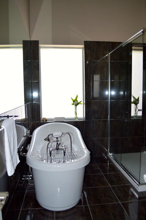 Little River Bed And Breakfast - E Caravan Parks 32