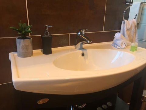 Little River Bed And Breakfast - E Caravan Parks 27