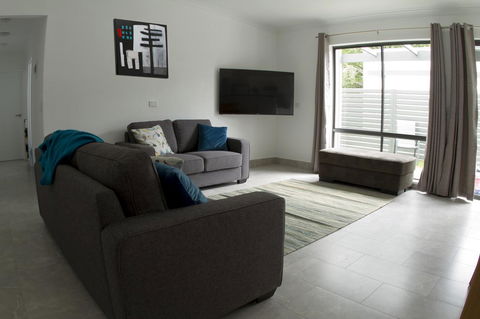 16 King Street - E Caravan Parks 29