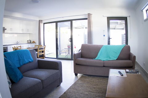 16 King Street - E Caravan Parks 12
