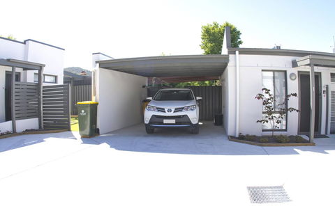 16 King Street - E Caravan Parks 17