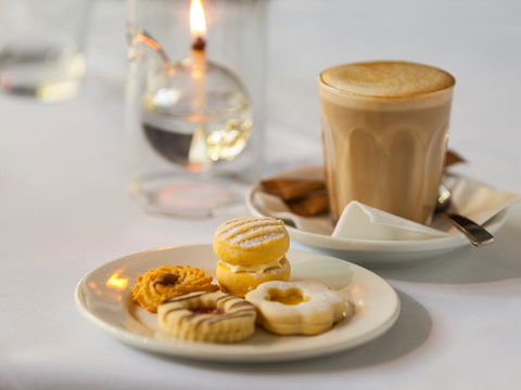 Hotel Grand Chancellor Melbourne - E Caravan Parks 37