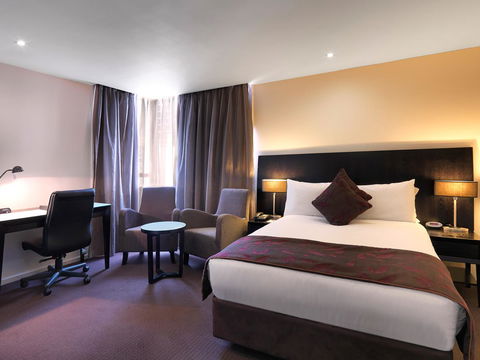 Hotel Grand Chancellor Melbourne - E Caravan Parks 11