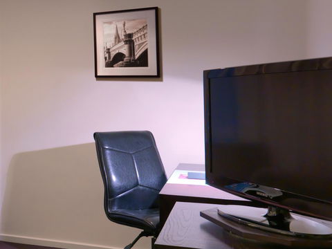 Hotel Grand Chancellor Melbourne - E Caravan Parks 25