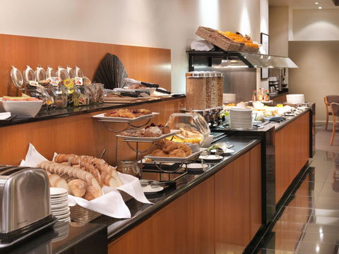 Hotel Grand Chancellor Melbourne - E Caravan Parks 42