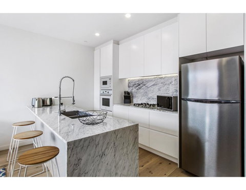 Boutique Apartment In Quiet, Sought-after Suburb - E Caravan Parks 9