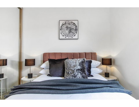 Boutique Apartment In Quiet, Sought-after Suburb - E Caravan Parks 12