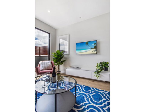 Boutique Apartment In Quiet, Sought-after Suburb - E Caravan Parks 11