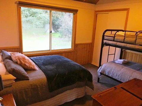 Kangurra Holiday House - E Caravan Parks 19