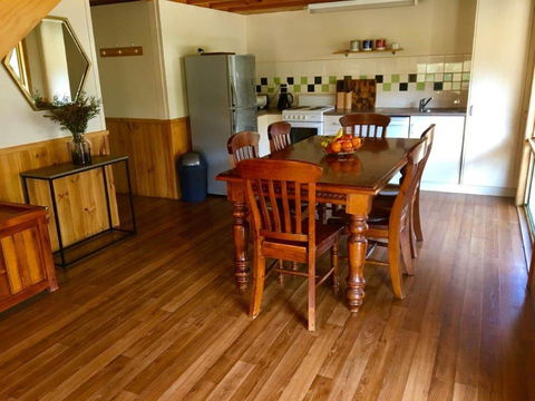 Kangurra Holiday House - E Caravan Parks 21