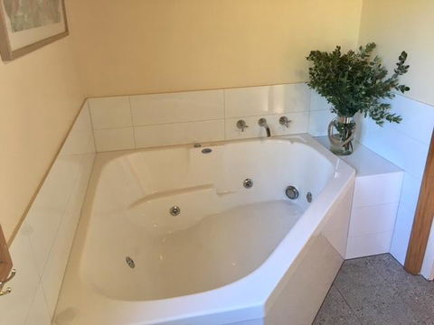 Kangurra Holiday House - E Caravan Parks 2